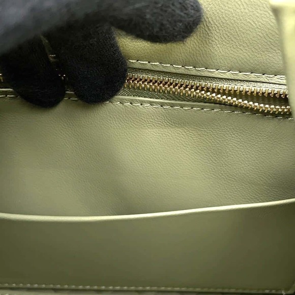 Bottega Veneta Handbag Andiamo Lambskin Bag - Picture 14 of 15